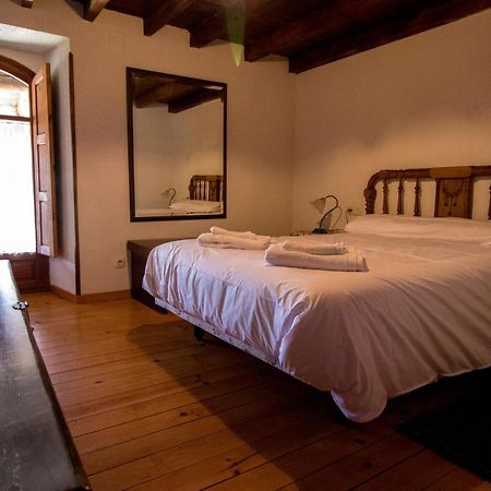 La Casa Del Abuelo Guest House Hoyos del Espino Exterior photo